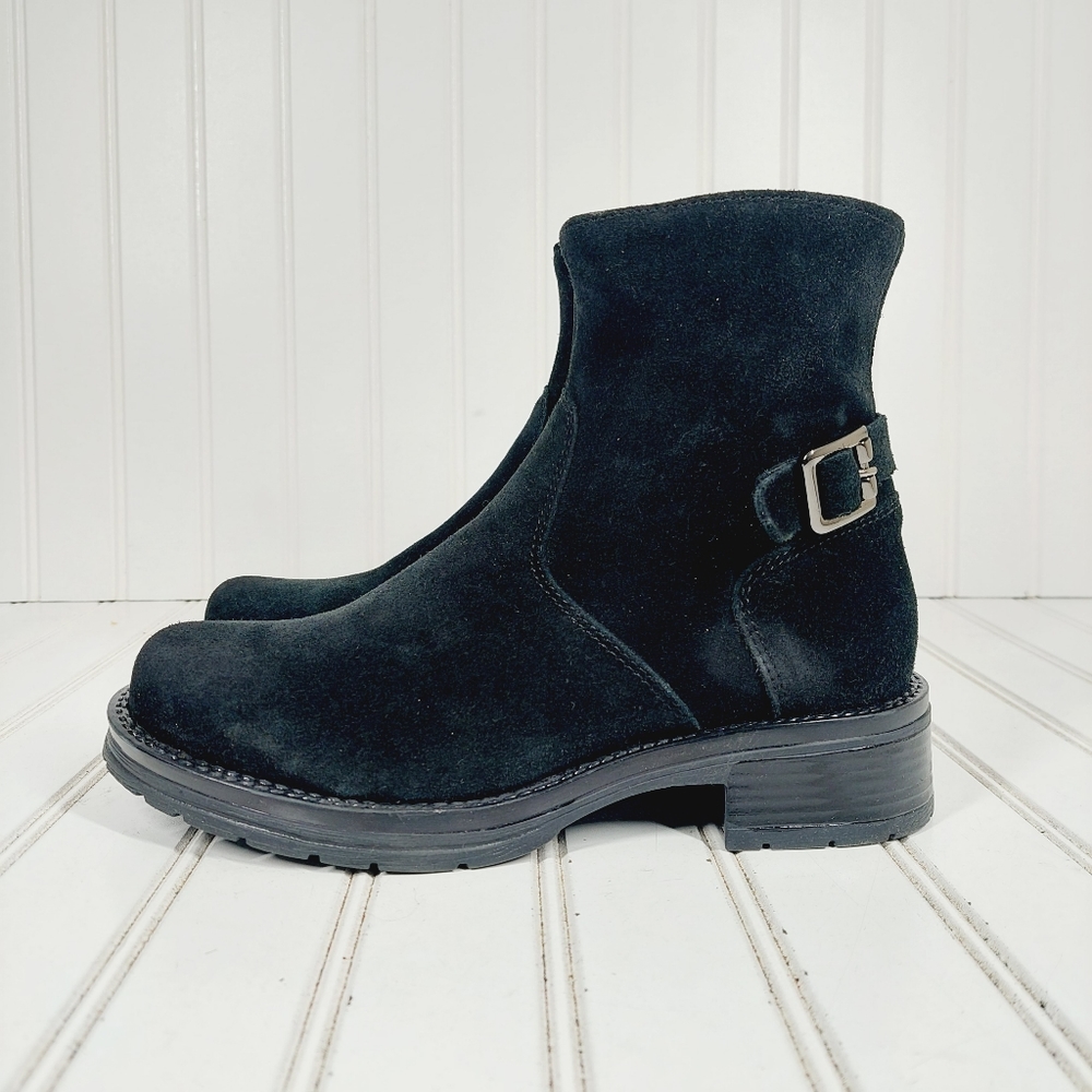 La Canadienne Elle Suede Black Buckle Details Slip On Ankle Boots C168